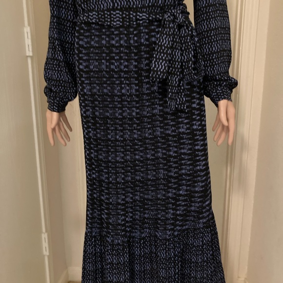 NWT Ann Klein women Long Sleeve Dress -Size Medium - Picture 3 of 7